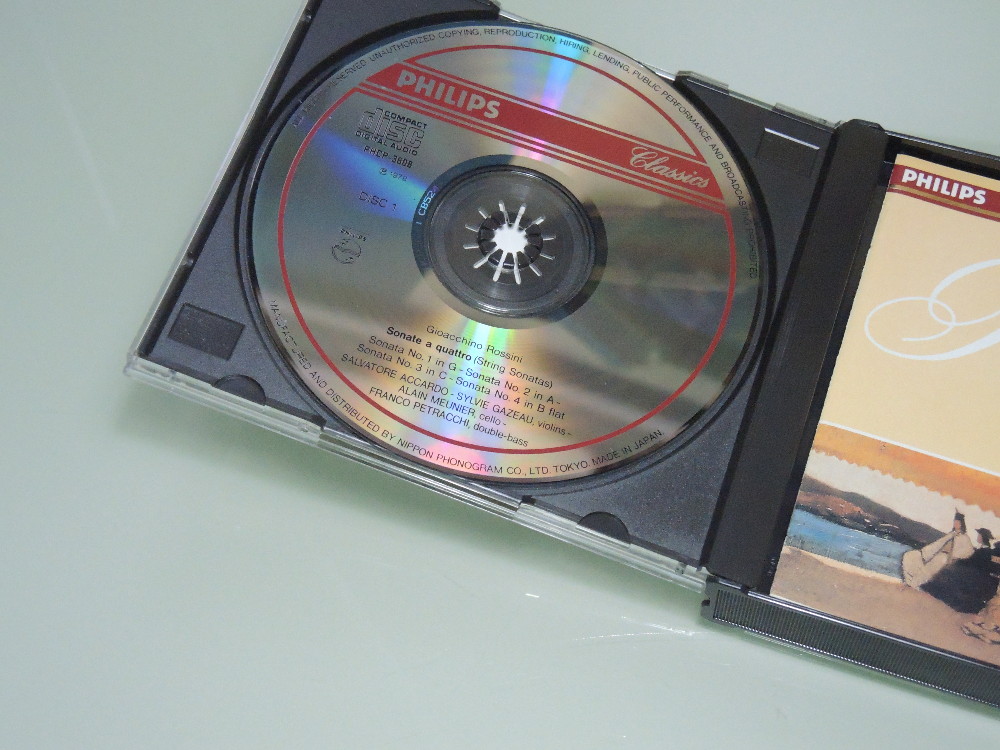 small0001_2.jpg